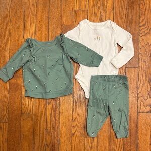 Carter's Green Baby Outfit